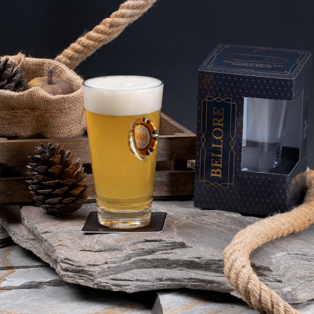 Poker Chip Beer Glass 465ml – styled lifestyle shot