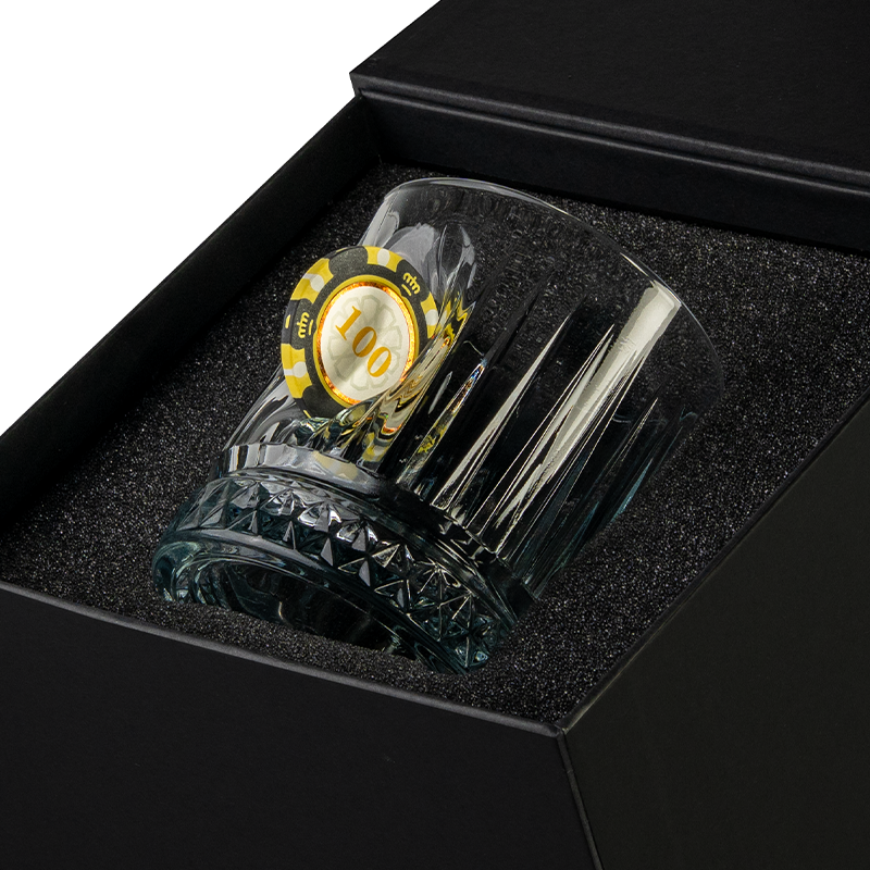 Poker Chip Crystal Whisky Glass 355ml – in its Bellore gift box on white background